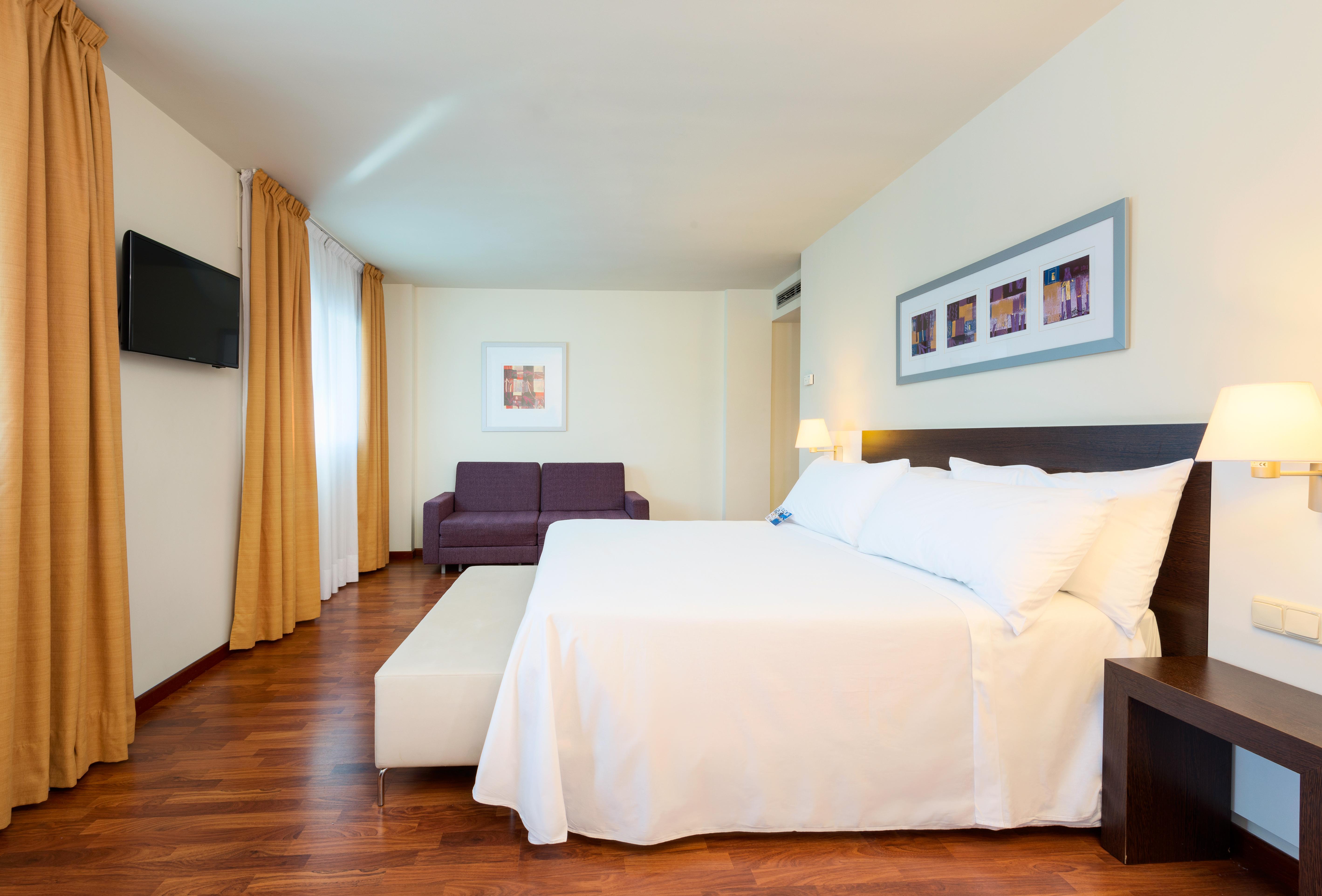Port Feria Valencia Hotel Exterior photo