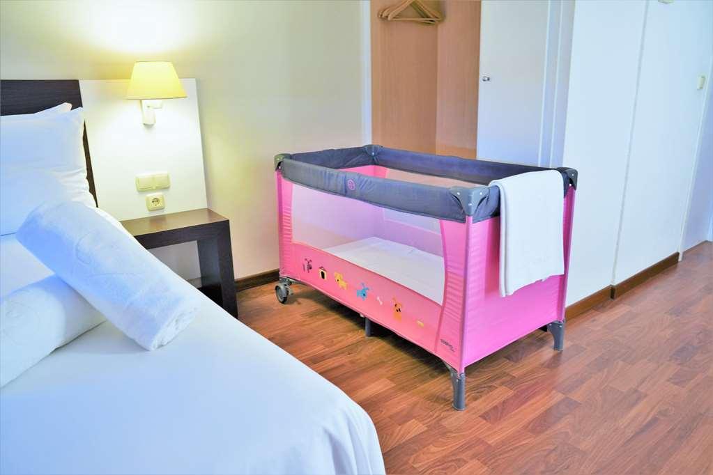 Port Feria Valencia Hotel Room photo